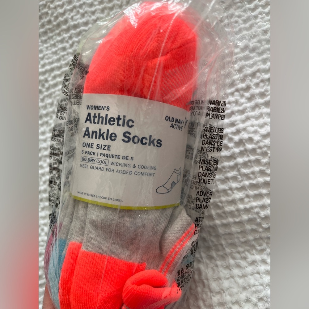Old Navy Neon Coral and Light Gray Athletic Ankle Socks 5pk